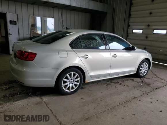 2011 Volkswagen Jetta SE z VIN 3VWDZ7AJ0BM338079, wystawiony jako Copart lot #58900585 z przebiegiem 165 055 mil mil oraz Nie do naprawy • Non repairable. Historia ofert i sprzedaży dostępna na DreamBid. Obrazek 3.