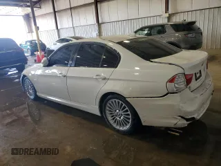 2009 BMW 3 Series 328i z VIN WBAPH57509NM32770, wystawiony jako Copart lot #54171475 z przebiegiem 179 642 mil mil oraz Szkoda całkowita • Salvage title. Historia ofert i sprzedaży dostępna na DreamBid. Obrazek 2.