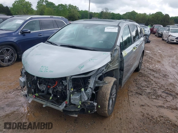 2022 Toyota Sienna XLE with VIN 5TDYSKFC0NS049827, listed as a IAAI auction lot 41994431 with 42,102 mi miles and . Bid and sale history available at DreamBid. Image 2.