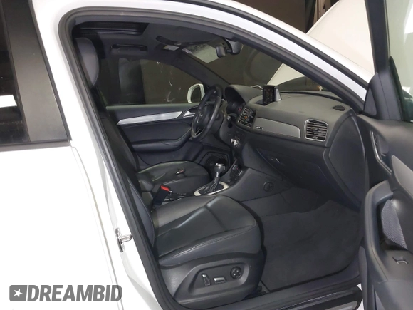 2018 Audi Q3 Premium with VIN WA1ECCFS0JR033790, listed as a IAAI auction lot 42179609 with 45,548 mi miles and . Bid and sale history available at DreamBid. Image 5.