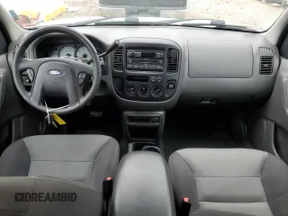 2003 Ford Escape XLS Popular with VIN 1FMYU02183KE05685, listed as a Copart auction lot 53904835 with 98,807 mi miles and Salvage title. Bid and sale history available at DreamBid. Image 8.