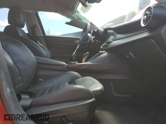 2018 Alfa Romeo Giulia Ti Sport с VIN ZARFAECN1J7567599, выставлен на аукционе Copart как лот 56204755 с пробегом 63 397 миль миль и Списание • Salvage title. История ставок и продаж доступна на DreamBid. Изображение 7.