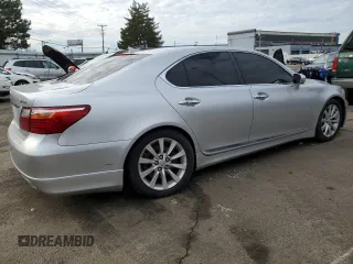 2010 Lexus LS 460 z VIN JTHCL5EFXA5005742, wystawiony jako Copart lot #43464855 z przebiegiem 225 906 mil mil oraz Czysty tytuł • Clean title. Historia ofert i sprzedaży dostępna na DreamBid. Obrazek 3.