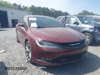 2015 Chrysler 200 S with VIN 1C3CCCBG1FN736025, listed as a IAAI auction lot 42048294 with 117,474 mi miles. Bid and sale history available at carsss.com. Image 1.