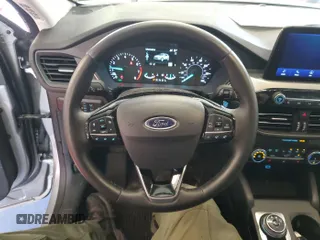 2022 Ford Escape SE with VIN 1FMCU9G6XNUB33179, listed as a IAAI auction lot 42762727 with 44,194 mi miles and . Bid and sale history available at DreamBid. Image 1.
