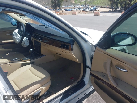 2006 BMW 3 Series 325i with VIN WBAVB13556PT01230, listed as a IAAI auction lot 41949691 with 162,386 mi miles and . Bid and sale history available at carsss.com. Image 5.