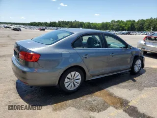 2013 Volkswagen Jetta SE с VIN 3VWDX7AJ2DM277519, выставлен на аукционе Copart как лот 55240695 с пробегом 161 607 миль миль и Списание • Salvage title. История ставок и продаж доступна на DreamBid. Изображение 3.