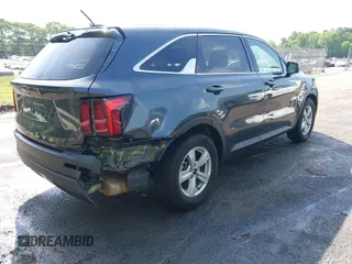 2021 Kia Sorento LX z VIN 5XYRG4LC5MG051378, wystawiony jako IAAI lot #42074038 z przebiegiem 101 678 mil mil oraz . Historia ofert i sprzedaży dostępna na DreamBid. Obrazek 4.