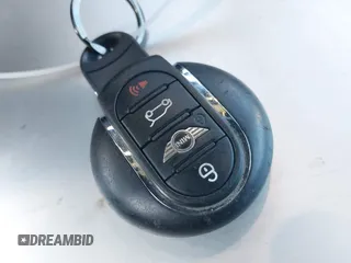 2016 MINI Convertible S с VIN WMWWG9C52G3A91914, выставлен на аукционе IAAI как лот 42703927 с пробегом 88 328 миль миль и . История ставок и продаж доступна на DreamBid. Изображение 11.