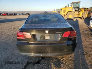 2007 BMW 3 Series 328i z VIN WBAWB33577PV70251, wystawiony jako Copart lot #50521915 z przebiegiem 182 676 mil mil oraz Czysty tytuł • Clean title. Historia ofert i sprzedaży dostępna na DreamBid. Obrazek 6.