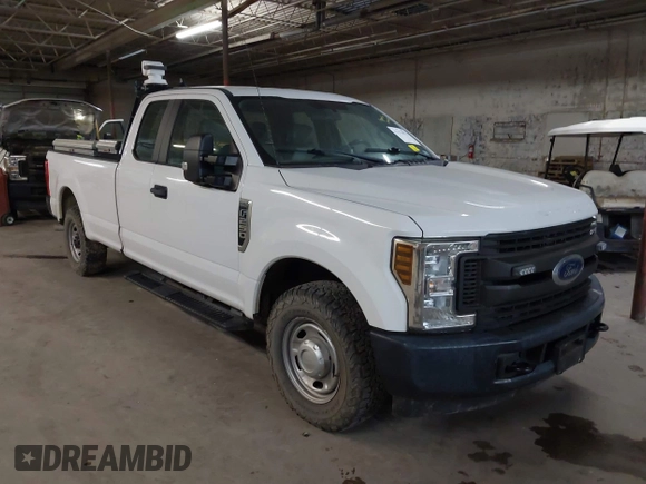 2018 Ford F-250 XL с VIN 1FT7X2A60JEC48083, выставлен на аукционе IAAI как лот 42175872 с пробегом 213 705 миль миль и . История ставок и продаж доступна на DreamBid. Изображение 1.