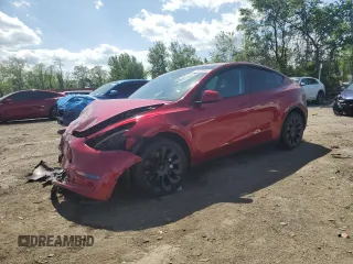 2024 Tesla Model Y Long Range z VIN 7SAYGDEE6RA261108, wystawiony jako Copart lot #55252805 z przebiegiem 16 932 mil mil oraz Szkoda całkowita • Salvage title. Historia ofert i sprzedaży dostępna na DreamBid. Obrazek 1.