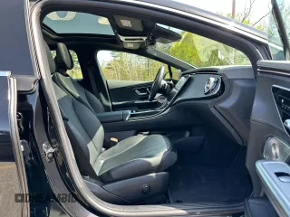 2024 Mercedes-Benz EQE 350 z VIN W1KEG1CB2RF054226, wystawiony jako Copart lot #55438155 z przebiegiem 728 mil mil oraz Czysty tytuł • Clean title. Historia ofert i sprzedaży dostępna na DreamBid. Obrazek 6.