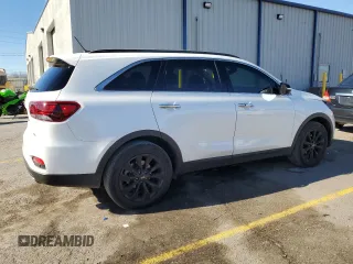 2020 Kia Sorento LX V6 with VIN 5XYPG4A55LG695652, listed as a Copart auction lot 88478465 with 88,107 mi miles and Salvage Title. Bid and sale history available at carsss.com. Image 3.