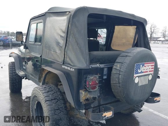 1995 Jeep Wrangler S with VIN 1J4FY19P0SP258399, listed as a IAAI auction lot 41970320 with 151,621 mi miles. Bid and sale history available at carsss.com. Image 3.
