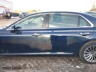 2018 Genesis G90 3.3T Premium with VIN KMHG34JA5JU043341, listed as a IAAI auction lot 41272841 with 33,527 mi miles. Bid and sale history available at carsss.com. Image 14.