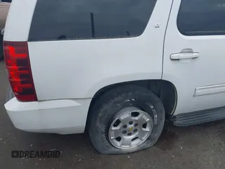 2011 Chevrolet Tahoe LT with VIN 1GNSCBE01BR146546, listed as a IAAI auction lot 39196597 with 206,906 mi miles and . Bid and sale history available at DreamBid. Image 4.