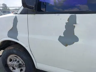 2007 Chevrolet Express Cargo with VIN 1GCGG25V371124133, listed as a IAAI auction lot 42585528 with Not provided miles and . Bid and sale history available at DreamBid. Image 16.