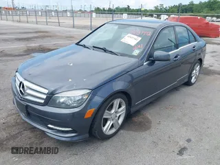 2011 Mercedes-Benz C 300 Sport z VIN WDDGF5EB8BR162211, wystawiony jako IAAI lot #42437442 z przebiegiem 149 419 mil mil oraz . Historia ofert i sprzedaży dostępna na DreamBid. Obrazek 14.