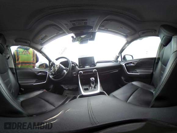2021 Toyota RAV4 XLE Premium с VIN 2T3A1RFV4MC184144, выставлен на аукционе IAAI как лот 41541562 с пробегом 76 326 миль миль и . История ставок и продаж доступна на DreamBid. Изображение 18.