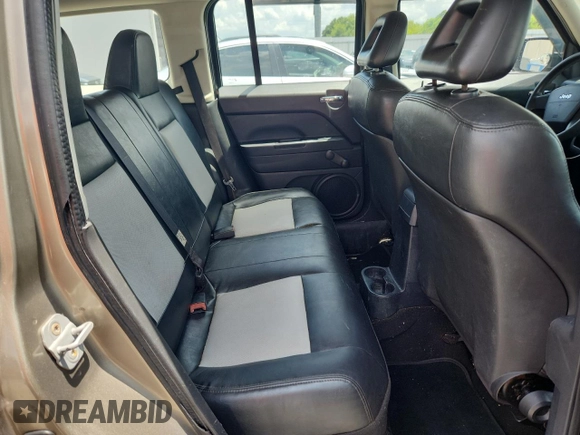2008 Jeep Patriot Sport with VIN 1J8FT28078D722144, listed as a Copart auction lot 58493765 with 176,133 mi miles and Salvage title. Bid and sale history available at DreamBid. Image 11.