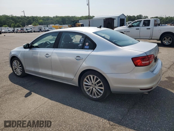 2015 Volkswagen Jetta SE с VIN 3VWD17AJ2FM350408, выставлен на аукционе Copart как лот 60422495 с пробегом 137 473 миль миль и Списание • Salvage title. История ставок и продаж доступна на DreamBid. Изображение 2.