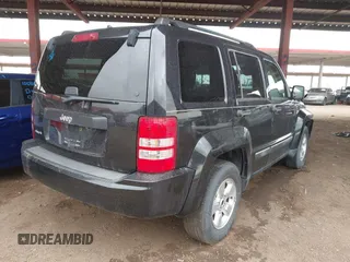 2012 Jeep Liberty Sport z VIN 1C4PJMAK8CW153861, wystawiony jako IAAI lot #41774221 z przebiegiem 135 698 mil mil oraz . Historia ofert i sprzedaży dostępna na DreamBid. Obrazek 4.