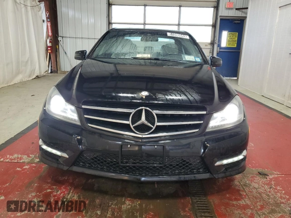 2014 Mercedes-Benz C 300 Sport with VIN WDDGF8AB5EA956772, listed as a Copart auction lot 51590945 with 85,121 mi miles and Clean Title. Bid and sale history available at DreamBid. Image 5.