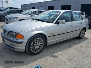 2000 BMW 3 Series 328i with VIN WBAAM5343YFR19582, listed as a Copart auction lot 72575994 with 190,156 mi miles and Salvage Title. Bid and sale history available at carsss.com. Image 1.