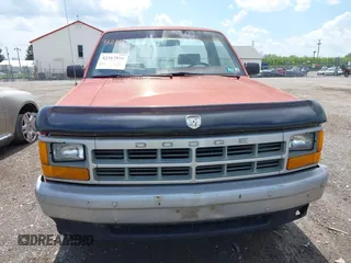 1992 Dodge Dakota "S" with VIN 1B7FL26X3NS677489, listed as a IAAI auction lot 42167931 with 108,582 mi miles. Bid and sale history available at carsss.com. Image 6.