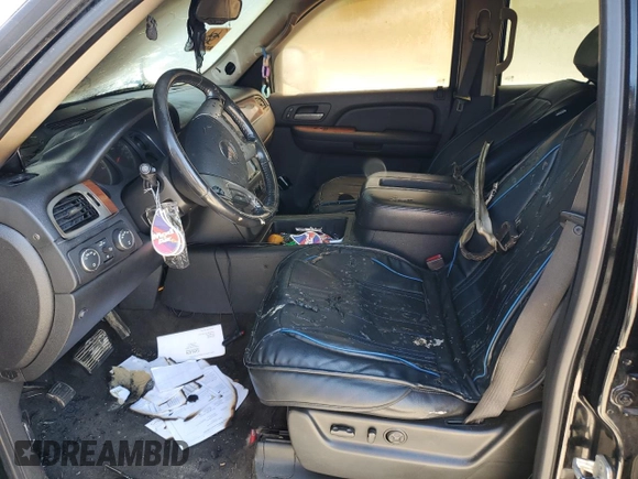 2008 GMC Yukon SLT 4SA z VIN 1GKFK13098R260463, wystawiony jako Copart lot #53386835 z przebiegiem Nie podano mil oraz Nie do naprawy • Non repairable. Historia ofert i sprzedaży dostępna na DreamBid. Obrazek 7.