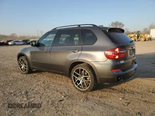 2013 BMW X5 xDrive35i z VIN 5UXZV4C54D0B06711, wystawiony jako Copart lot #48958535 z przebiegiem 201 650 mil mil oraz Czysty tytuł • Clean title. Historia ofert i sprzedaży dostępna na DreamBid. Obrazek 2.