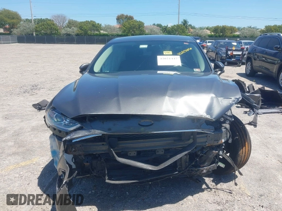 2018 Ford Fusion SE with VIN 3FA6P0HD6JR255644, listed as a IAAI auction lot 42021447 with 122,022 mi miles. Bid and sale history available at carsss.com. Image 13.