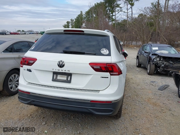 2022 Volkswagen Tiguan SE with VIN 3VV2B7AX5NM055508, listed as a IAAI auction lot 41179328 with 50,693 mi miles. Bid and sale history available at carsss.com. Image 15.