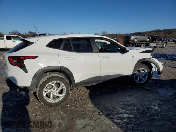 2025 Chevrolet Trax LS with VIN KL77LFEP9SC045001, listed as a Copart auction lot 42746215 with 16,184 mi miles and Salvage Title. Bid and sale history available at DreamBid. Image 3.