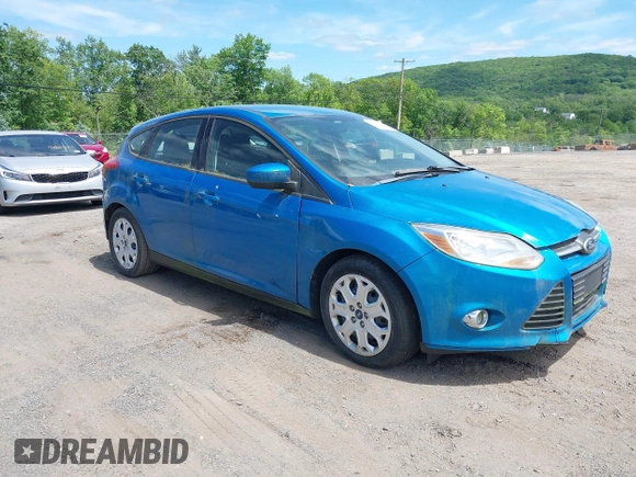 2012 Ford Focus SE z VIN 1FAHP3K29CL230126, wystawiony jako IAAI lot #42306310 z przebiegiem 143 981 mil mil oraz . Historia ofert i sprzedaży dostępna na DreamBid. Obrazek 1.
