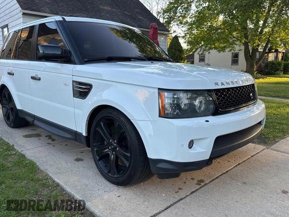 2011 Land Rover Range Rover Sport HSE with VIN SALSF2D4XBA269774, listed as a Copart auction lot 56608025 with 180,700 mi miles and Clean title. Bid and sale history available at DreamBid. Image 1.