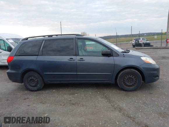 2007 Toyota Sienna CE with VIN 5TDZK23C97S047120, listed as a IAAI auction lot 42010384 with 186,070 mi miles. Bid and sale history available at carsss.com. Image 13.
