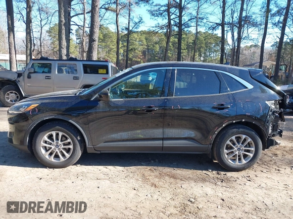 2020 Ford Escape SE z VIN 1FMCU0G6XLUA07056, wystawiony jako IAAI lot #41156940 z przebiegiem 103 707 mil mil oraz . Historia ofert i sprzedaży dostępna na DreamBid. Obrazek 14.