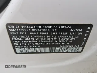 2014 Volkswagen Passat S z VIN 1VWAT7A3XEC092377, wystawiony jako Copart lot #50819465 z przebiegiem 133 119 mil mil oraz Czysty tytuł • Clean title. Historia ofert i sprzedaży dostępna na DreamBid. Obrazek 13.