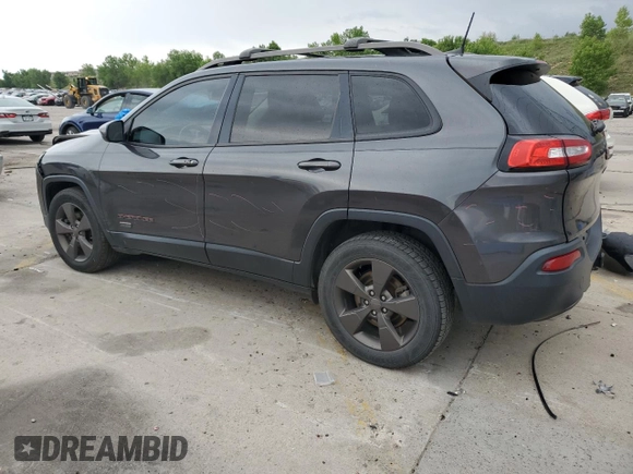 2016 Jeep Cherokee Latitude z VIN 1C4PJMCSXGW321339, wystawiony jako Copart lot #59955005 z przebiegiem 136 027 mil mil oraz Szkoda całkowita • Salvage title. Historia ofert i sprzedaży dostępna na DreamBid. Obrazek 2.