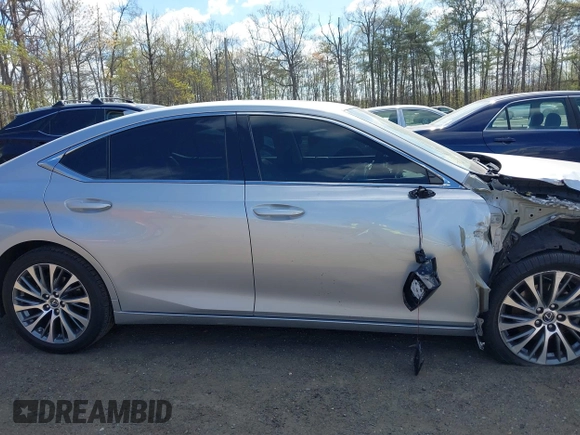 2019 Lexus ES 350 with VIN 58ABZ1B16KU043963, listed as a IAAI auction lot 42042302 with 67,412 mi miles and . Bid and sale history available at DreamBid. Image 13.
