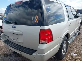 2006 Ford Expedition Limited z VIN 1FMFU19586LA84607, wystawiony jako IAAI lot #42262868 z przebiegiem 309 187 mil mil oraz . Historia ofert i sprzedaży dostępna na DreamBid. Obrazek 4.