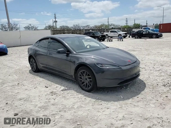 2024 Tesla Model 3 z VIN 5YJ3E1EA8RF749228, wystawiony jako Copart lot #54073925 z przebiegiem 5 369 mil mil oraz Szkoda całkowita • Salvage title. Historia ofert i sprzedaży dostępna na DreamBid. Obrazek 13.