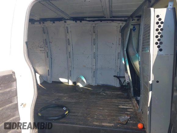 2014 Chevrolet Express Cargo Van with VIN 1GCWGGBA6E1122934, listed as a IAAI auction lot 40999693 with 194,565 mi miles. Bid and sale history available at carsss.com. Image 8.