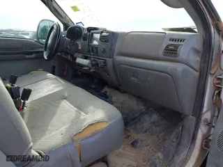 2007 Ford Super Duty F-250 XL with VIN 1FTSW21587EA19843, listed as a IAAI auction lot 41393730 with 205,542 mi miles. Bid and sale history available at carsss.com. Image 5.