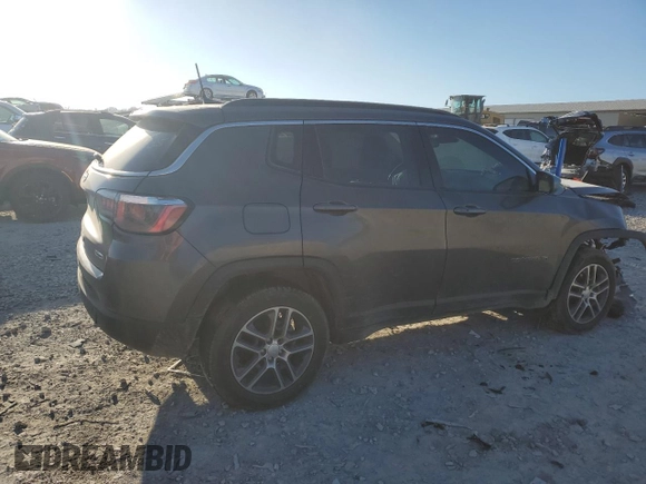 2020 Jeep Compass Altitude z VIN 3C4NJDBB6LT125469, wystawiony jako Copart lot #88016245 z przebiegiem 52 347 mil mil oraz Szkoda całkowita • Salvage title. Historia ofert i sprzedaży dostępna na DreamBid. Obrazek 3.