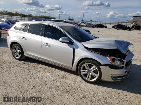 2015 Volvo V60 T5 Drive-E Premier with VIN YV140MEB3F1190649, listed as a Copart auction lot 71019093 with 82,813 mi miles. Bid and sale history available at carsss.com. Image 4.