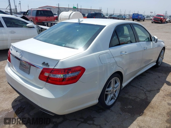2013 Mercedes-Benz E 350 Luxury z VIN WDDHF5KB3DA737096, wystawiony jako IAAI lot #42378436 z przebiegiem 108 392 mil mil oraz . Historia ofert i sprzedaży dostępna na DreamBid. Obrazek 4.