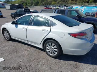 2011 Mazda Mazda6 i Touring with VIN 1YVHZ8CH7B5M08715, listed as a IAAI auction lot 41866193 with 184,267 mi miles. Bid and sale history available at carsss.com. Image 3.